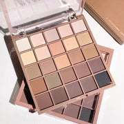 Eyeshadow palette in 25 colors