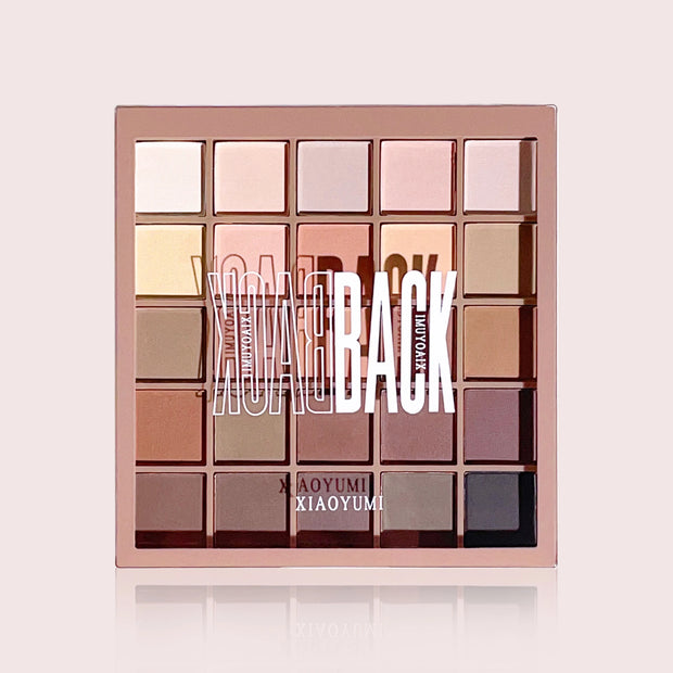 Eyeshadow palette in 25 colors